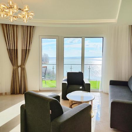 Royal Martin'S Apartment Кестели Екстериор снимка