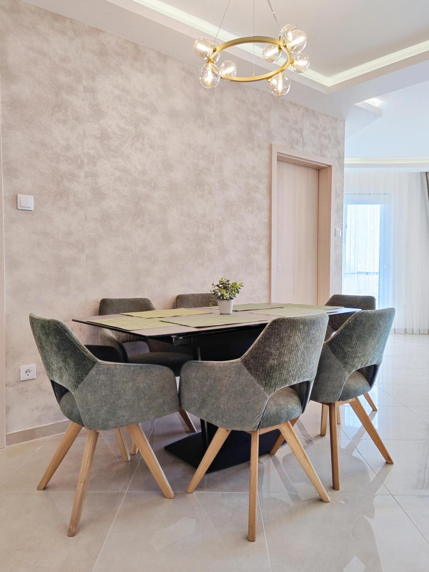 Royal Martin'S Apartment Кестели Екстериор снимка