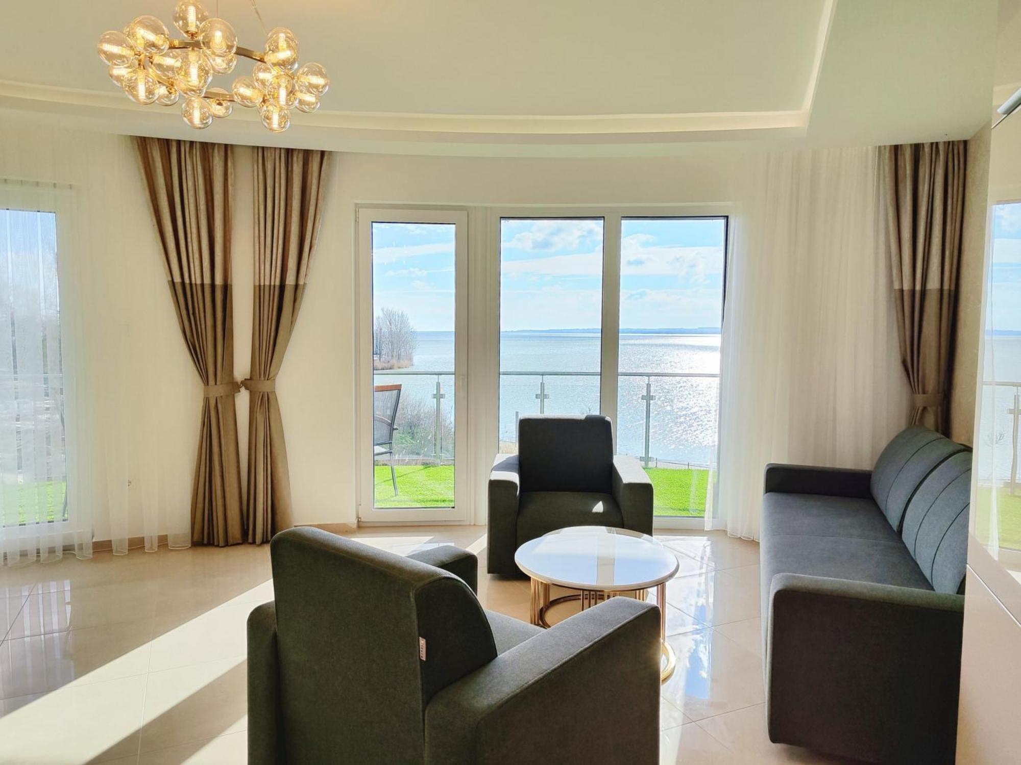Royal Martin'S Apartment Кестели Екстериор снимка